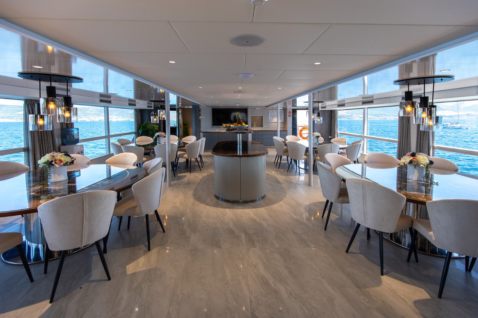 Panoramic dining salon aboard MS Adriatic King